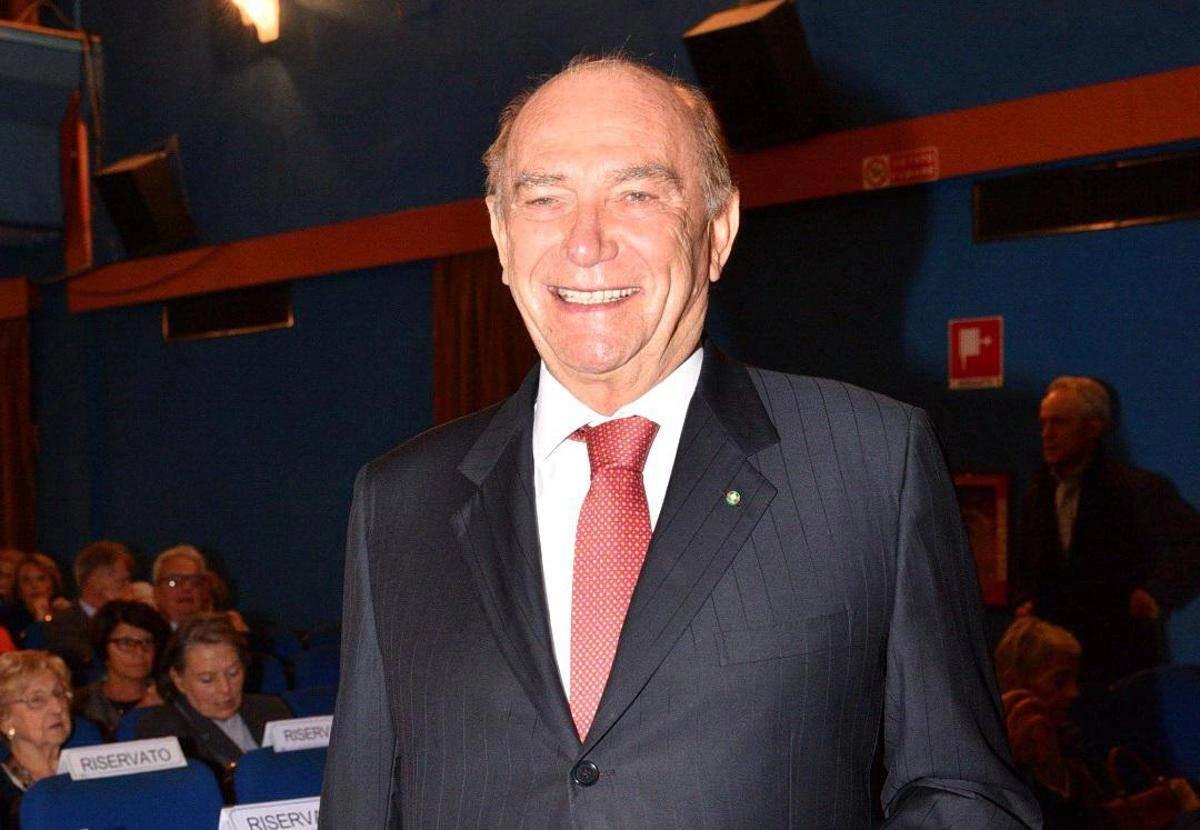 巴黎官方：向佩萊格里尼的家人、朋友及國際米蘭表示誠摯哀悼