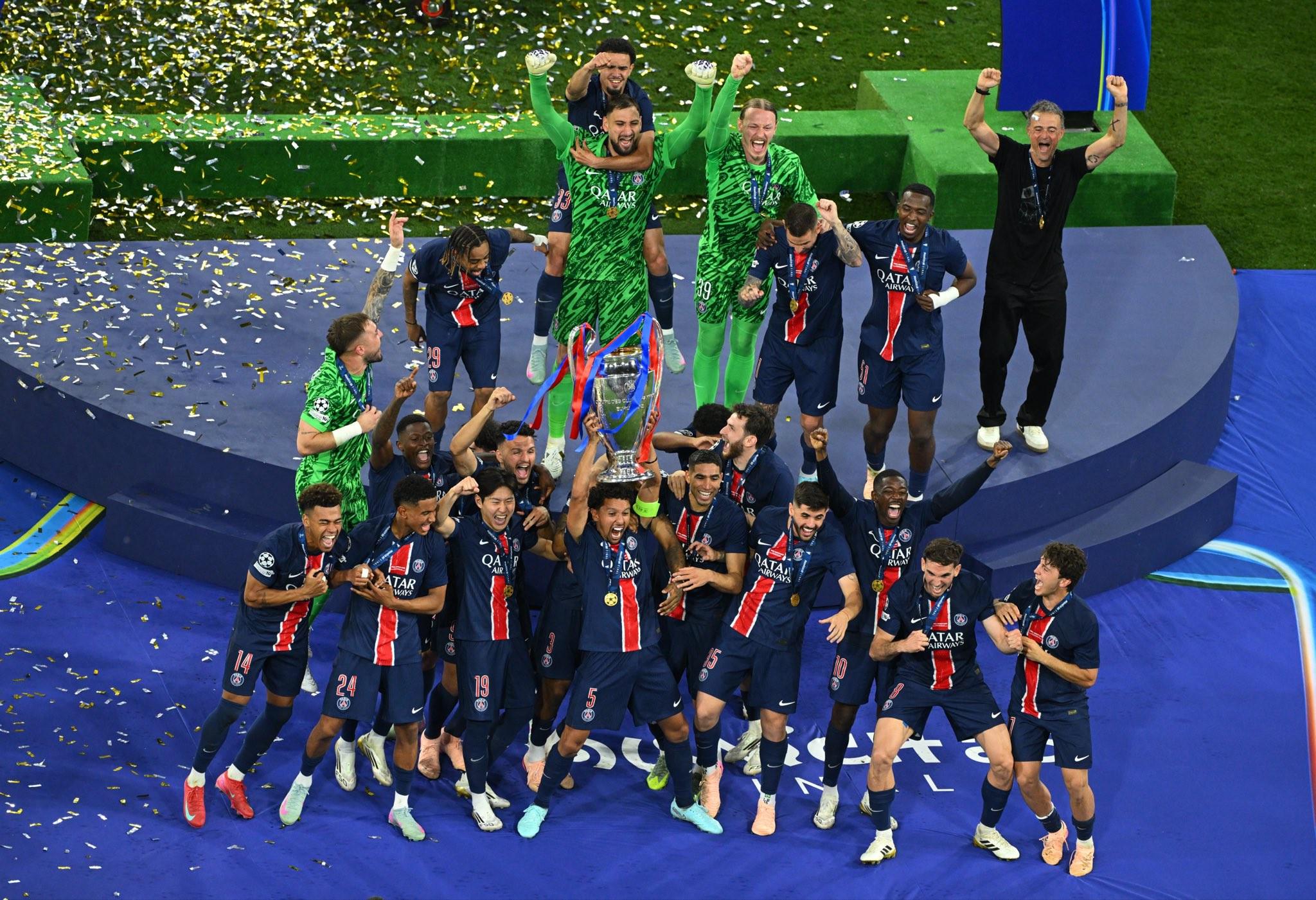 記者：大巴黎將于今日進行奪冠游行；此前慶?；顒釉l(fā)騷亂