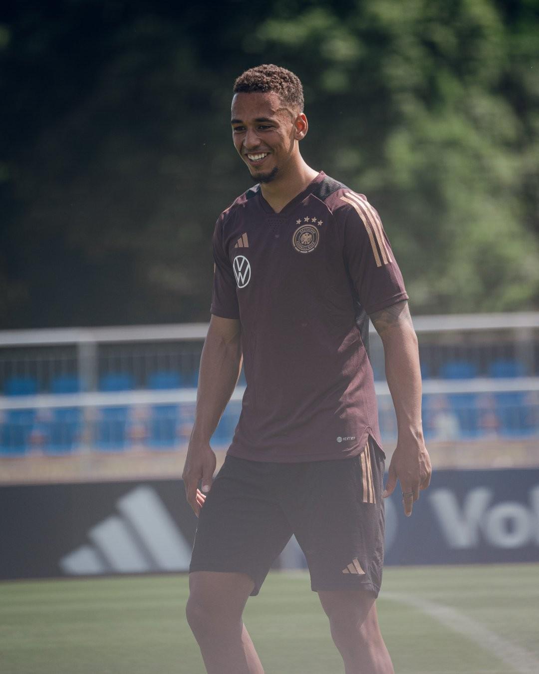 德國隊官方：比塞克因傷退出大名單，補招科雷爾入隊