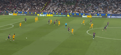 從家鄉(xiāng)的水泥球場(chǎng)，他一路走上歐洲之巔