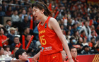 中國女籃高度優(yōu)勢明顯，籃板44-20領(lǐng)先日本，前場板16-5。