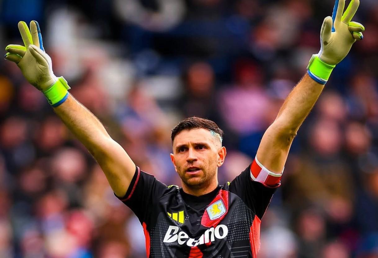 羅馬諾：曼聯(lián)初步接觸大馬丁，即便沒(méi)歐冠球員也愿意加盟