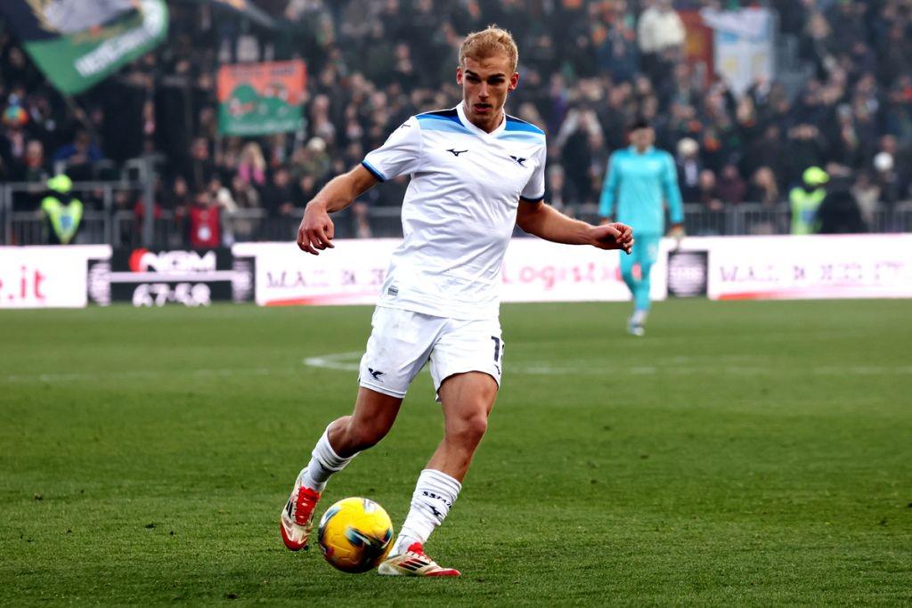 意媒：熱刺有意拉齊奧邊鋒伊薩克森，球員不會(huì)拒絕邀約