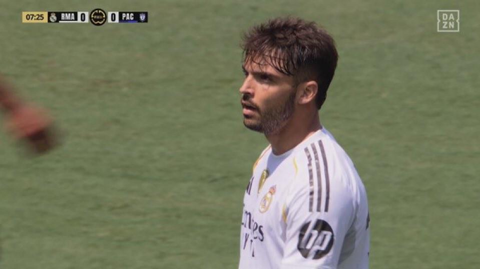 自2013年以來，皇馬首次在被罰下一人后至少打進(jìn)三球