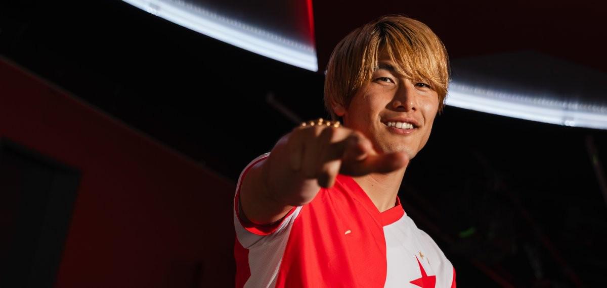 官方：布拉格斯拉維亞簽下日本后衛(wèi)橋?qū)髽?，雙方簽約4年