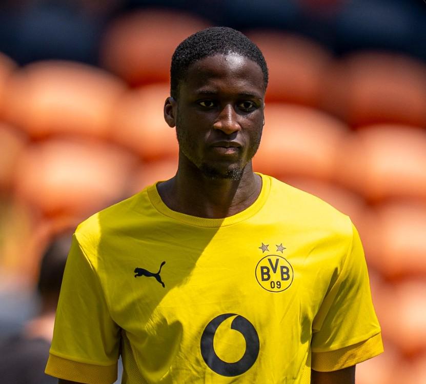 多特官方：蘇邁拉-庫(kù)利巴利轉(zhuǎn)會(huì)加盟斯特拉斯堡