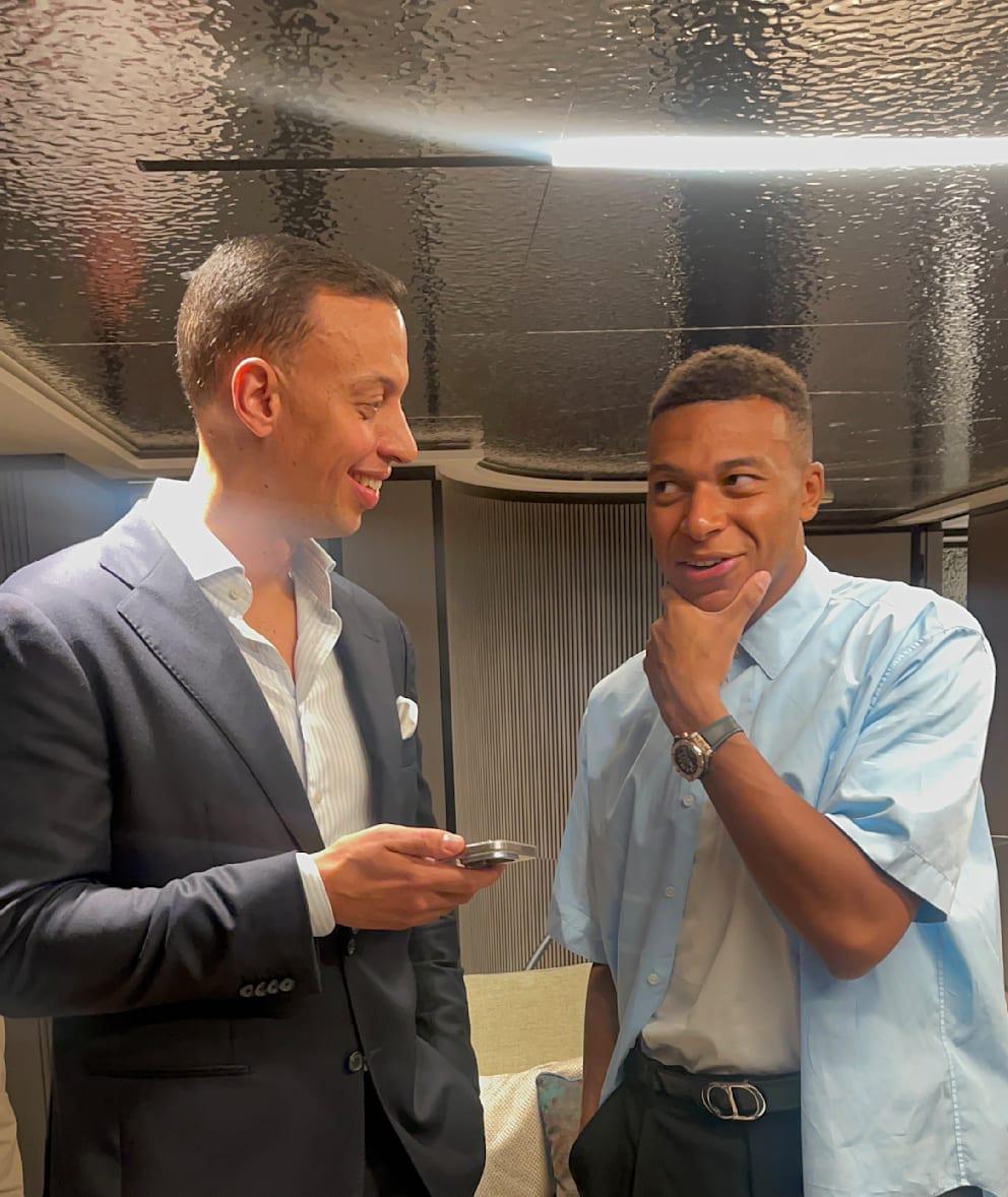 姆巴佩：有許多德甲俱樂部曾邀請我加盟；維尼的歌聲很動聽