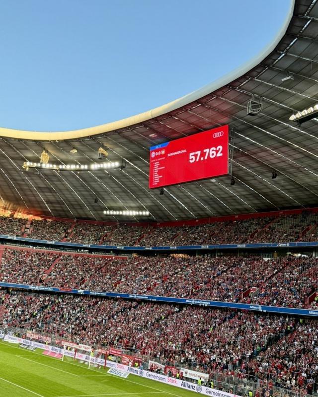 拜仁女足VS藥廠女足，觀眾爆滿創(chuàng)紀(jì)錄！